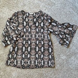 Boutique Bell Sleeve top